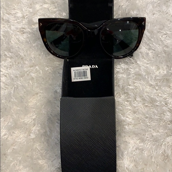 Prada tortoise sunglasses - Picture 1 of 7
